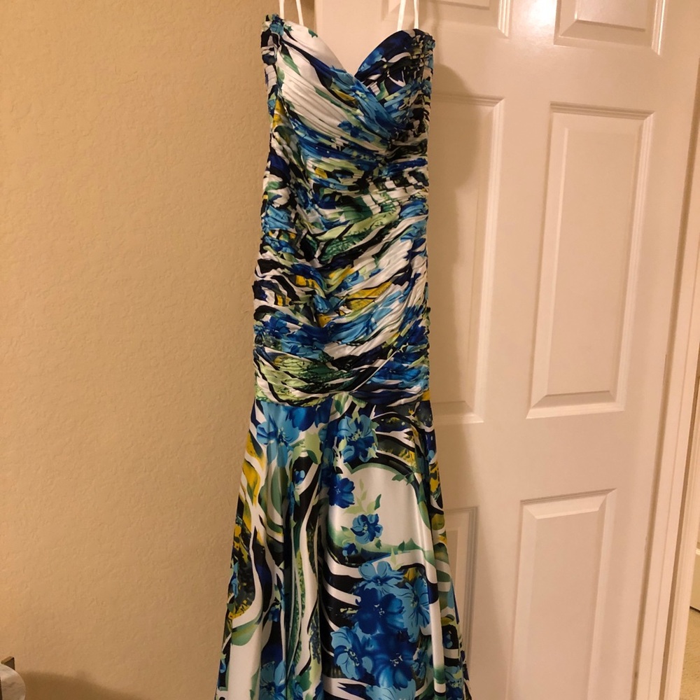 Floral Gown - Great for prom or a beachy wedding!